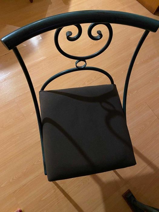 Mesa de jantar com 6 cadeiras