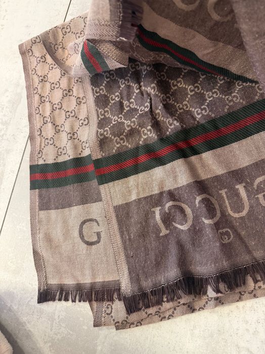 Gucci szalik brązowy Logo