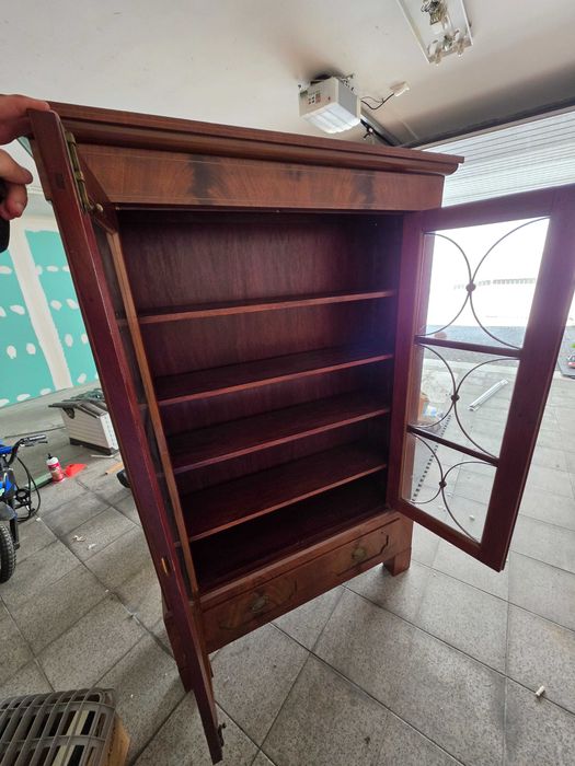 Vitrine Vintage em madeira maciça