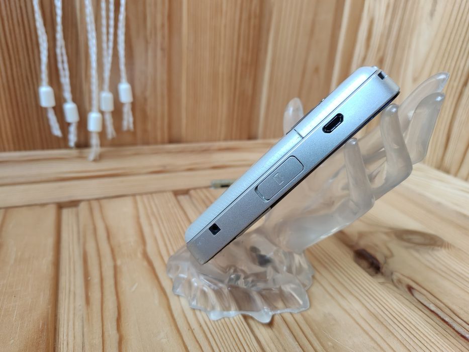 Nokia N82          .