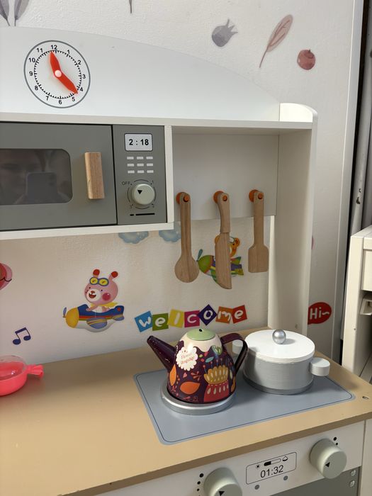 Дитяча деревʼяна кухня