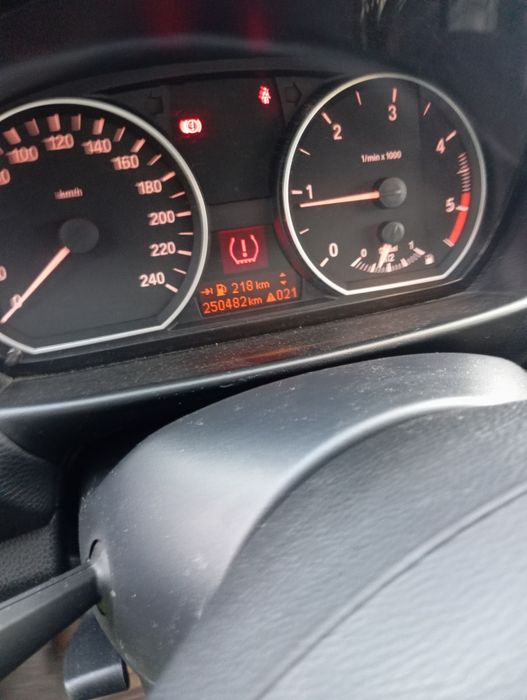 BMW 118d.      .