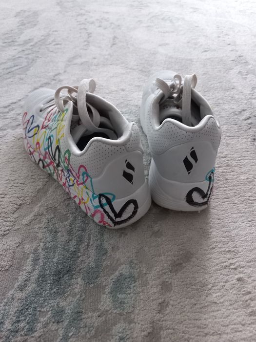 Кросівки для дівчинки