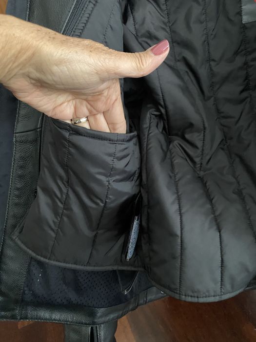 Blusão Couro Moto Dainise em perfeito estado