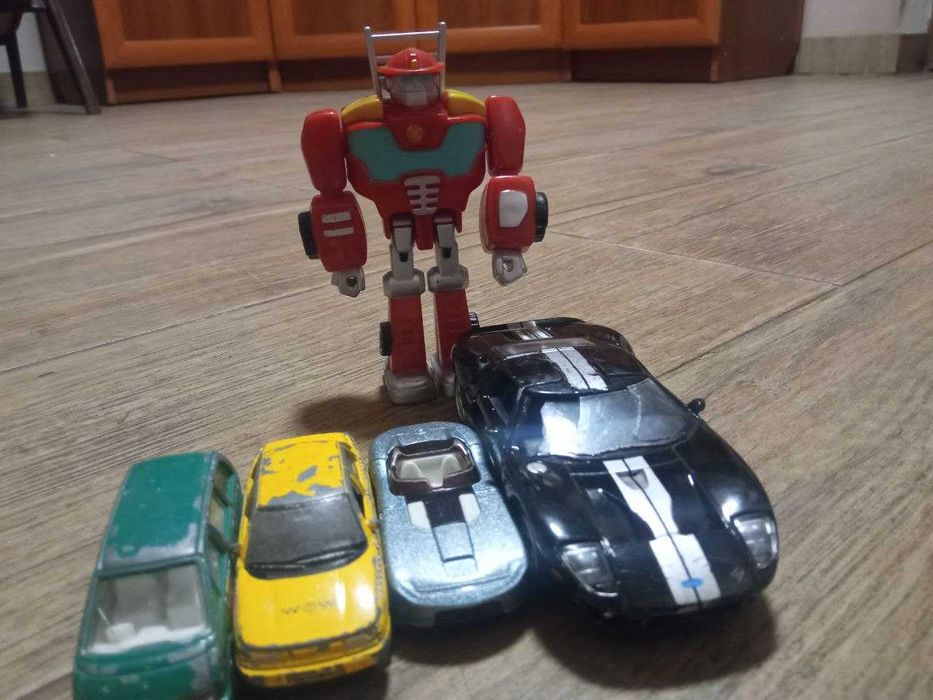 Машинки,іграшки,роботи,модельки