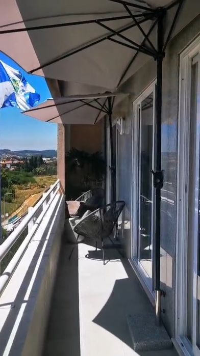 3 Conjuntos de Guarda-sol Semi + Base 50 kg – Como Novos