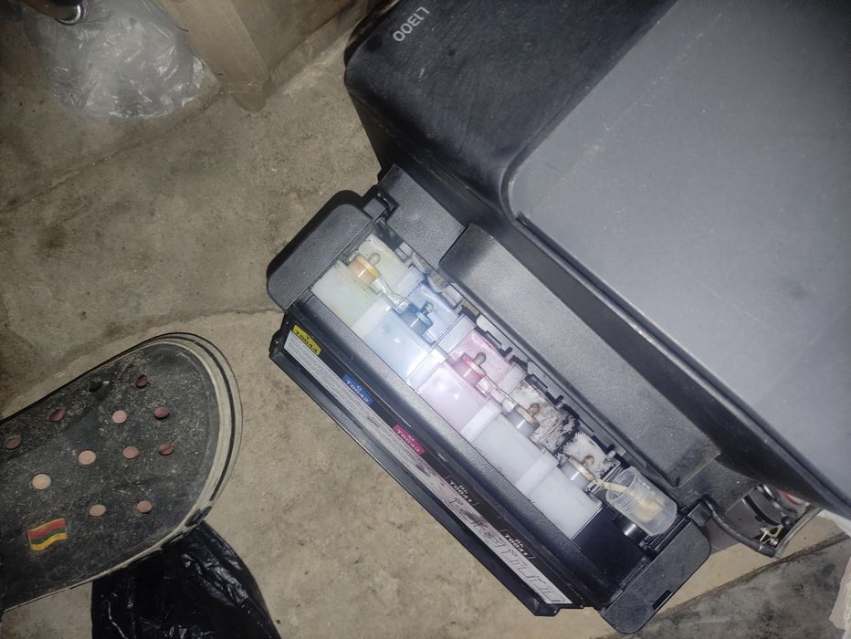 Продам цветной, струйный принтер Epson L1300