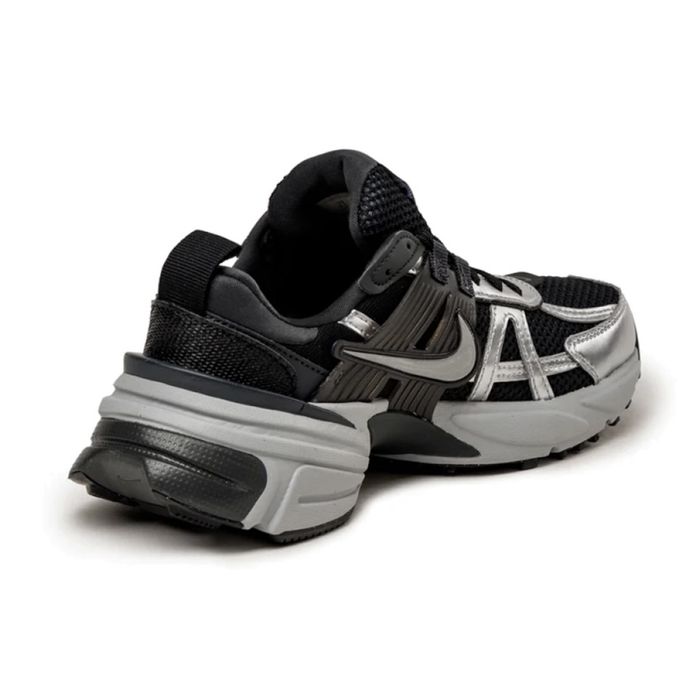 Кроссовки NIKE V2K run black/metallik