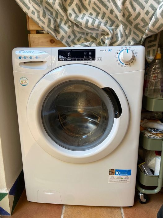 Máquina de lavar roupa Candy Smart Pro na cor branca (7kg - 1200 rpm)