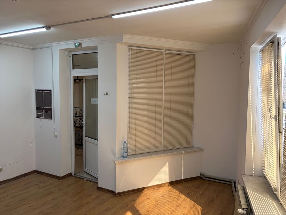 Сдам офис 20 м2 Таирова. Свет есть всегда. Коммуналка входит в аренду