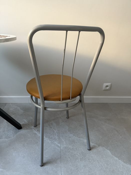 Krzesło tulipan 2 sztuki.