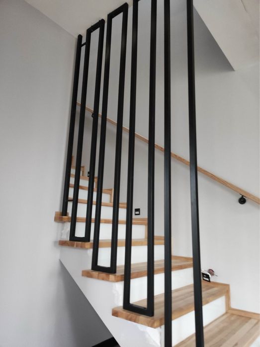 Balustrady metalowe wewnętrzne i zewnętrzne