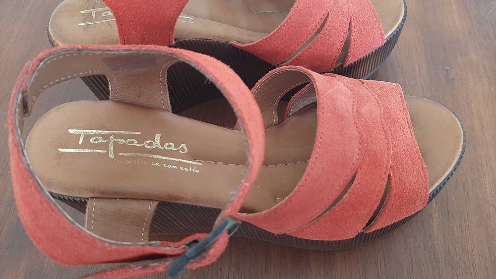 COMO NOVAS Sandálias compensadas pele/camurça encarnadas/vermelhas 36