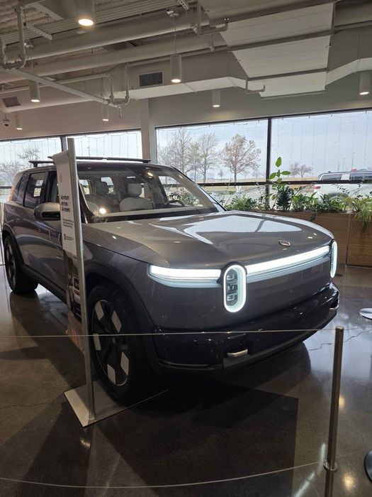 Програмні роботи RIVIAN