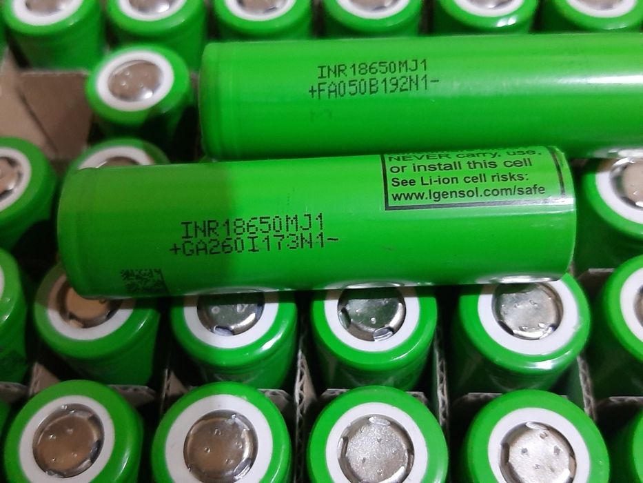 акумулятор 18650 LG MJ1 ємністю 3500мач2021 рік.