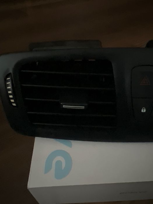 Рено Меган 3 дефлектор центрального повітряпроводу