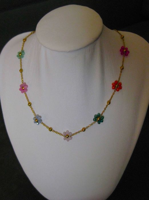 Colar Aço Dourado c/ Flores Coloridas NOVO