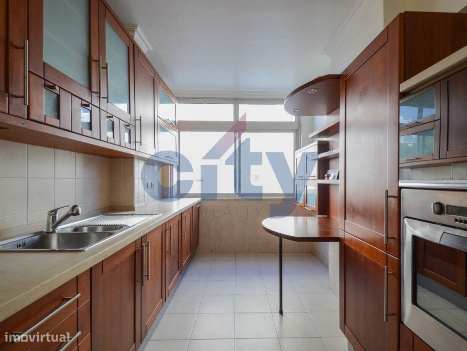 Apartamento T3 para arrendamento às Portas de Benfica