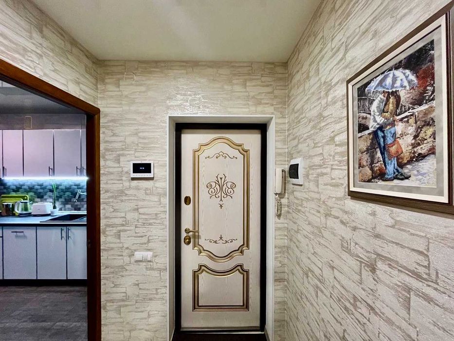 ПРОДАЖ укомплектованої 3-кімнатної квартири в Центрі (Держ.програми)