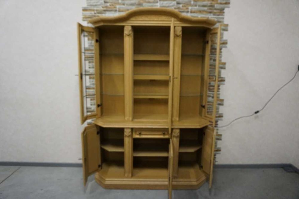 Witryna z Komodą Jasna Podświetlana szer. 140 cm (p-1145)