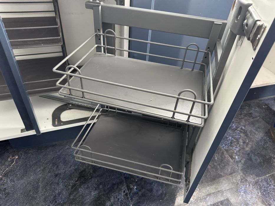 Cargo do szafki wysuwane