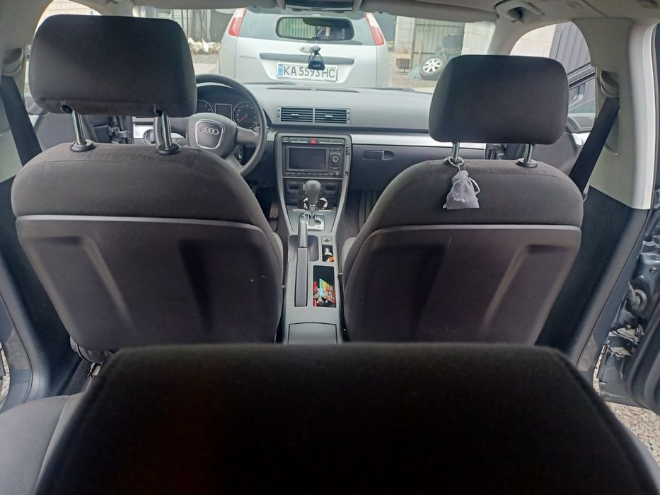 Audi a4b7  2.0 бензин