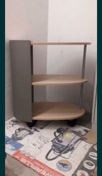 Movel decorativo com rodas