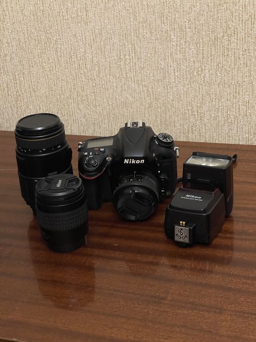 Повний кадр Nikon D610 + 3 об'єктиви (50mm, 28-80, 70-300) + повний комплект
