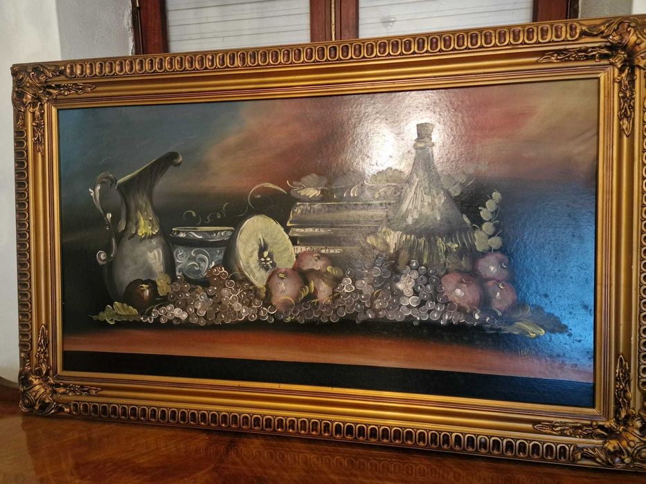 Quadro com Moldura Ornamental Dourada