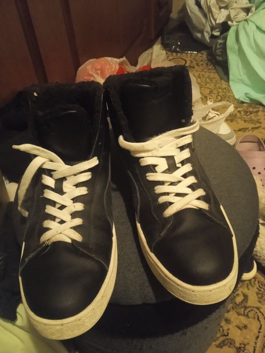 Продам взуття для хлопців