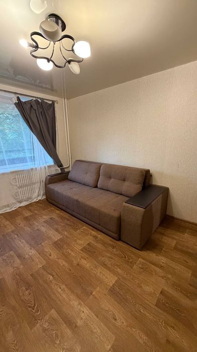 ПРОДАМ квартиру ЖМ Тополь 2 ПОВЕРХ +велика ЛОДЖІЯ