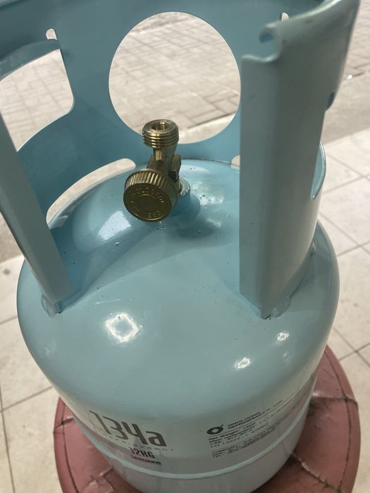 Газовый болон на 12л с краном  и клапаном безопасности вес  7,1кг