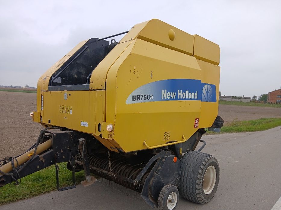 Feraboli 280, New Holland BR 750 A ,prasa pasowa, rolująca