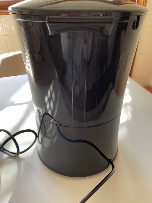 Cafeteira elétrica para 10 chávenas