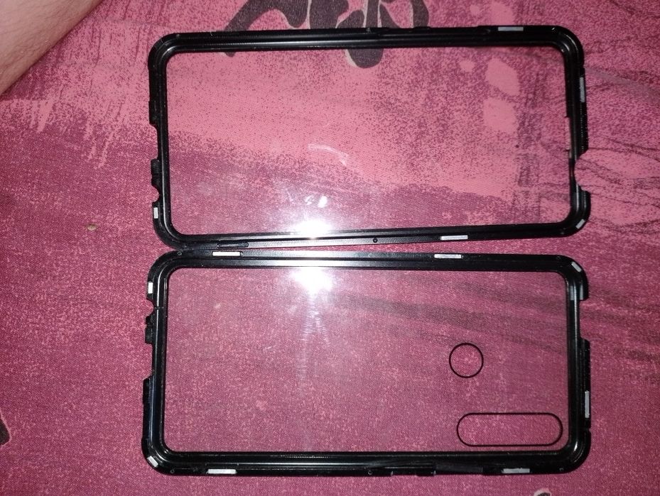 Чехлы на телефон