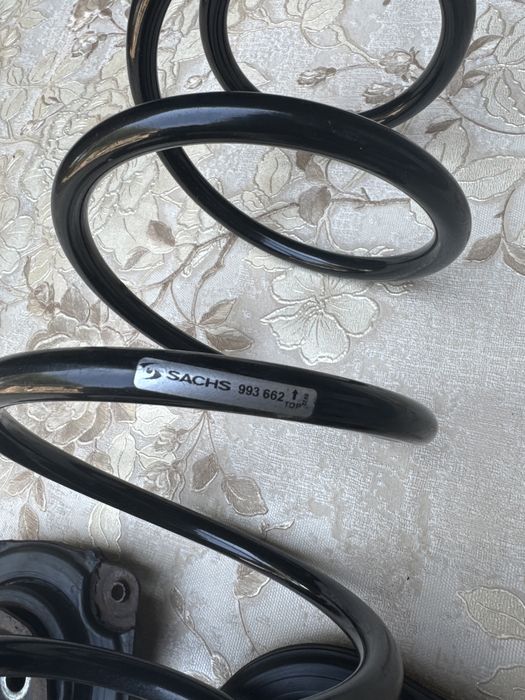 Продам новую пружину NISSAN LEAF 2011-2016год, опорные подшипники бу.