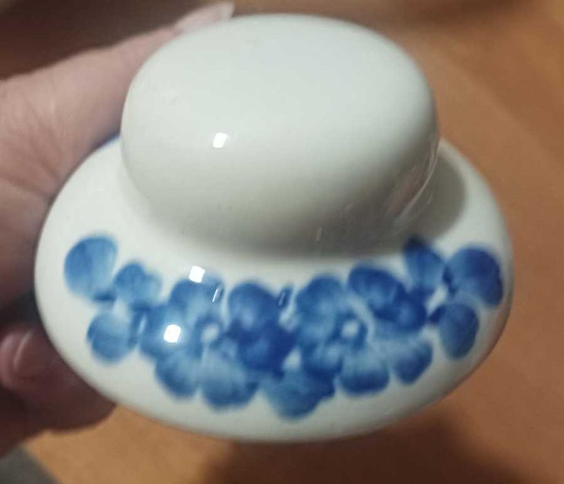 Stara pokrywka ceramiczna