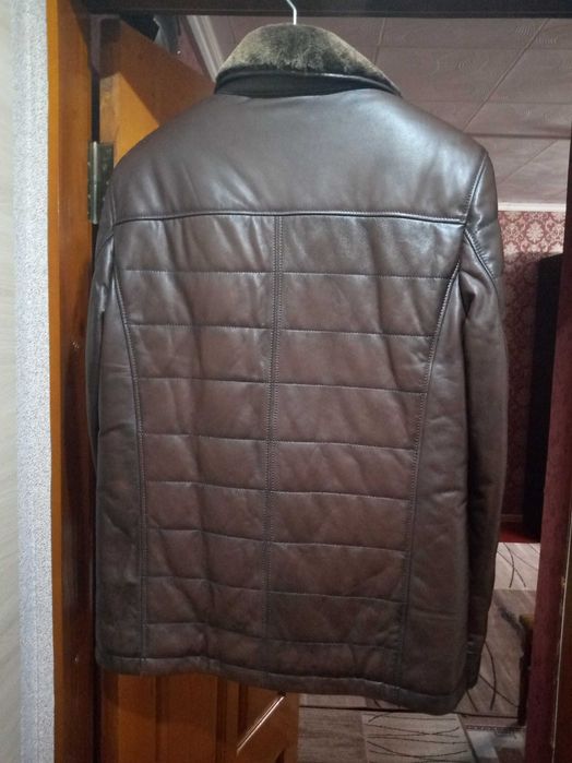 Куртка шкіряна .