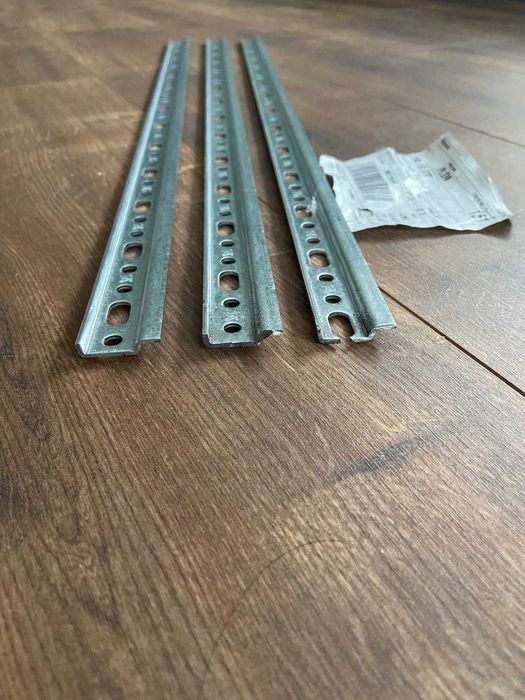 Залишки після ремонту: шина Hafele, еластична труба з нержавійки, інше