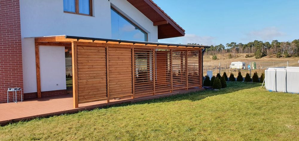 Zadaszenie tarasu, ruchome żaluzje drewniane