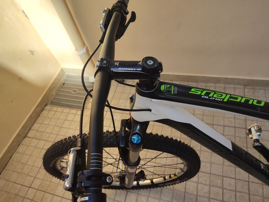Bicicleta coluer nucleus carbono
