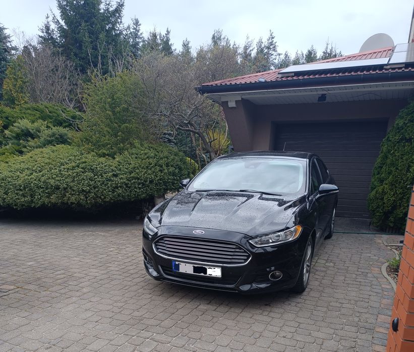 Ford Fusion USA hybryda plug in Titanium
