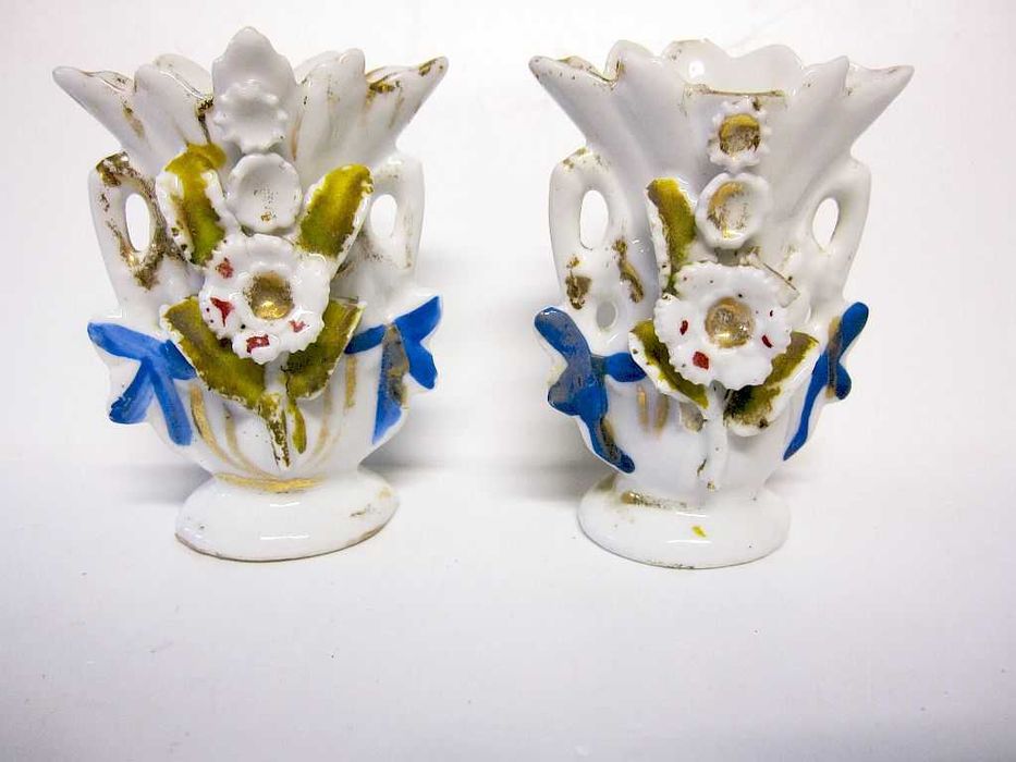 2 pequenas antigas jarrinhas de altar em porcelana-marcadas