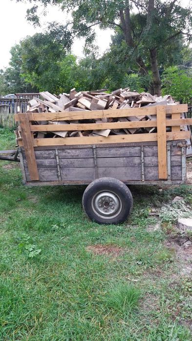 Pocięte palety na opał