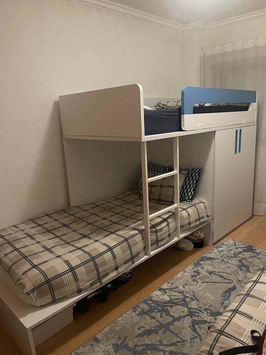 Beliche Triplo com Roupeiro e Cómoda e 2 Colchoes