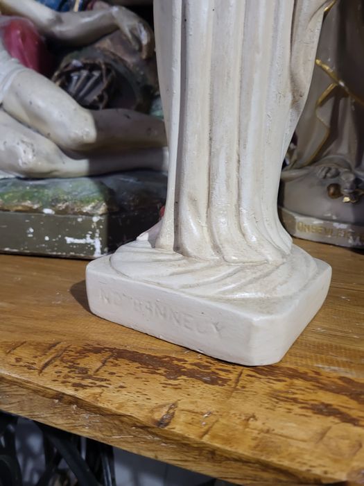 Duża figura Matki Bożej z Banneux Maryja Ubogich