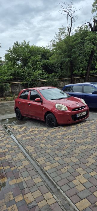 Автомобіль Nissan mikra k13