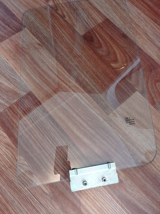 Продам стекла на газель