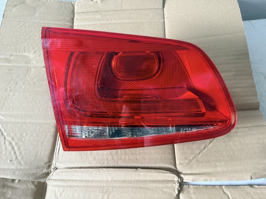 Lampa tylna lewa Volkswagen Touareg II 7P5 7P6 numer 7P6945093A