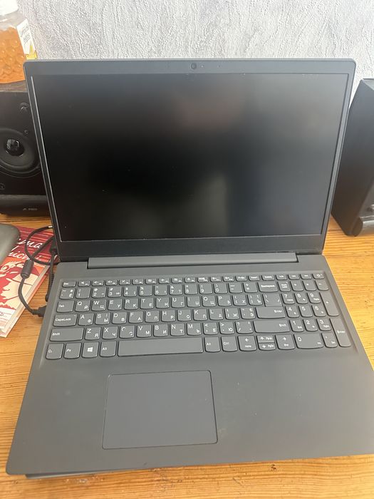 Ноутбук Lenovo V15-IIL